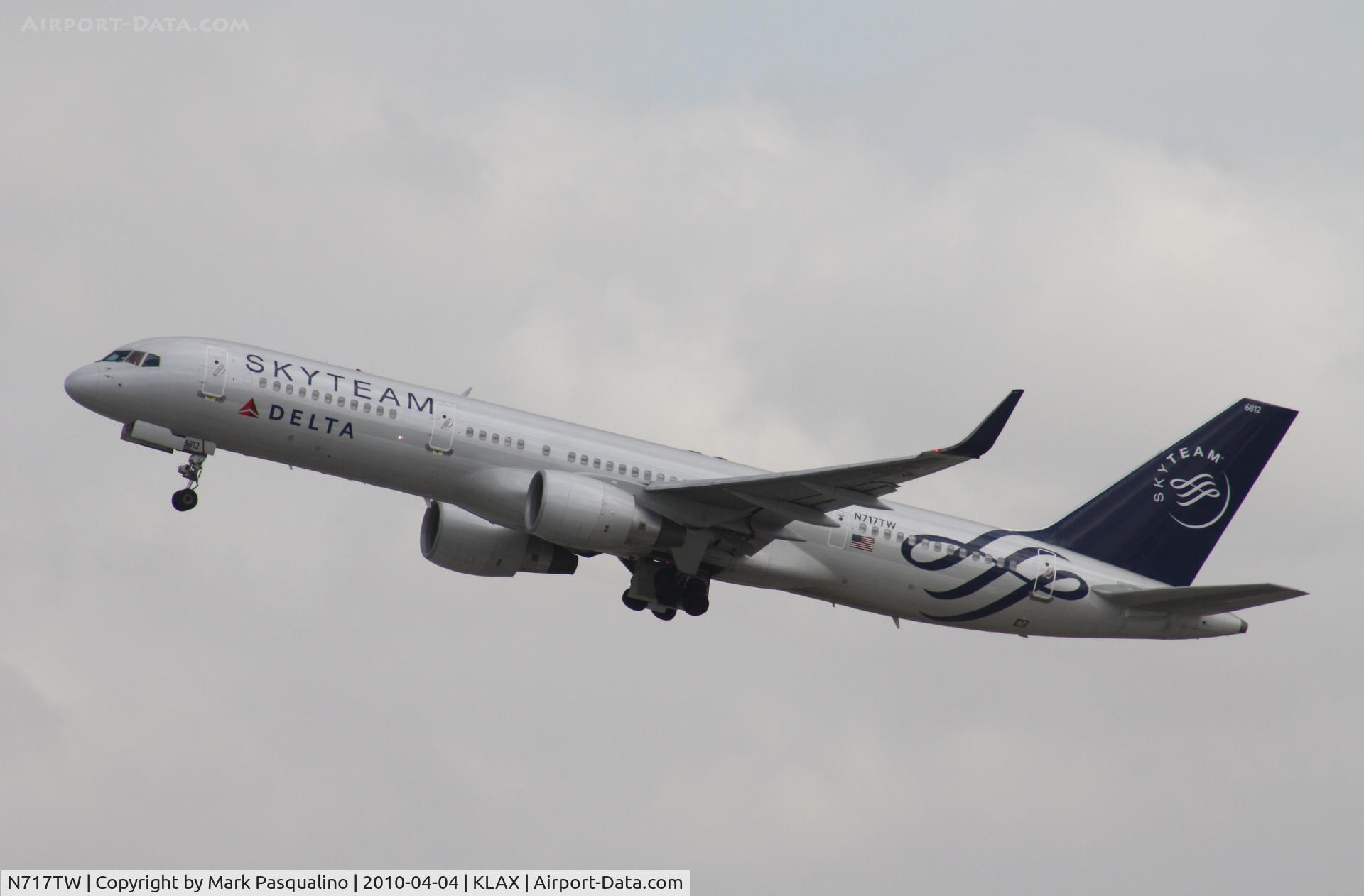 N717TW, 1999 Boeing 757-231 C/N 28485, Boeing 757-200