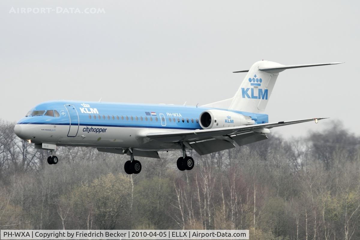 PH-WXA, 1996 Fokker 70 (F-28-0070) C/N 11570, short final at Luxembourg