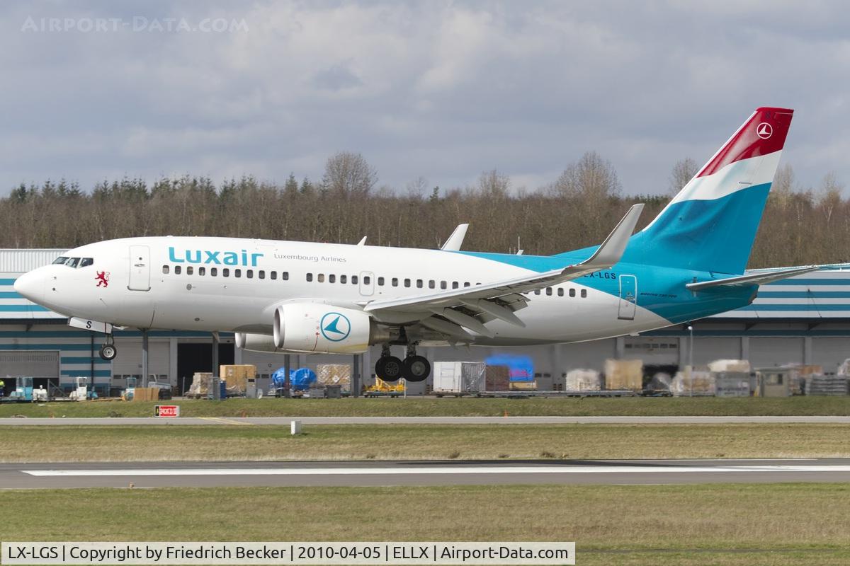 LX-LGS, 2005 Boeing 737-7C9 C/N 33956, about to touchdown