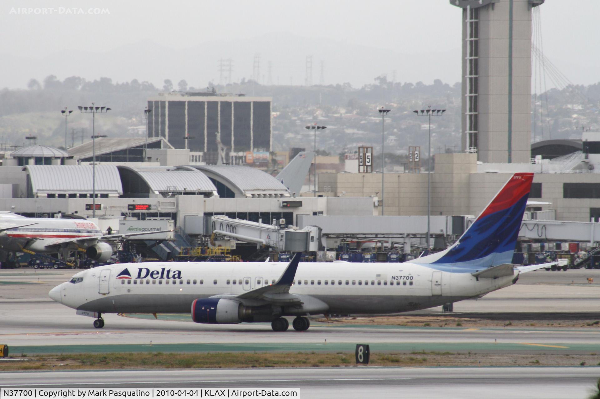 N37700, 2002 Boeing 737-832 C/N 29631, Boeing 737-800