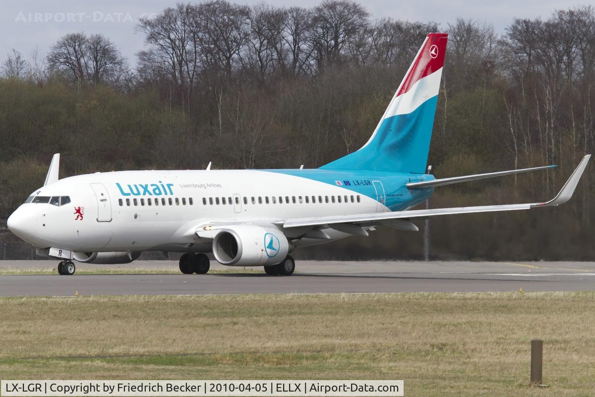 LX-LGR, 2004 Boeing 737-7C9 C/N 33803, line up for departure