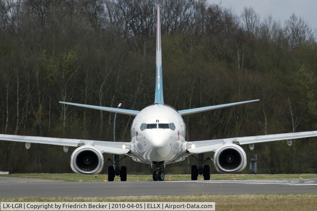 LX-LGR, 2004 Boeing 737-7C9 C/N 33803, line up for departure