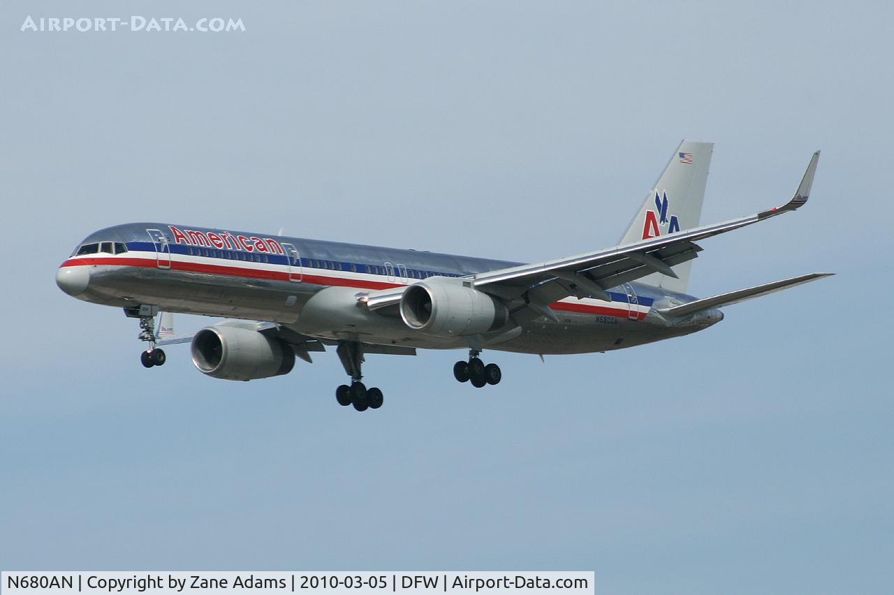 N680AN, 1999 Boeing 757-223 C/N 29590, American Airlines at DFW