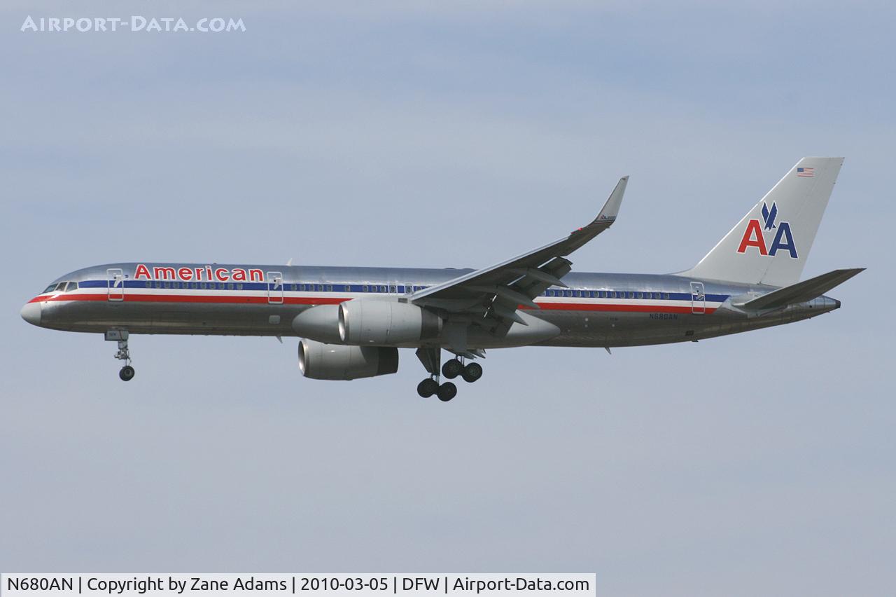 N680AN, 1999 Boeing 757-223 C/N 29590, American Airlines at DFW