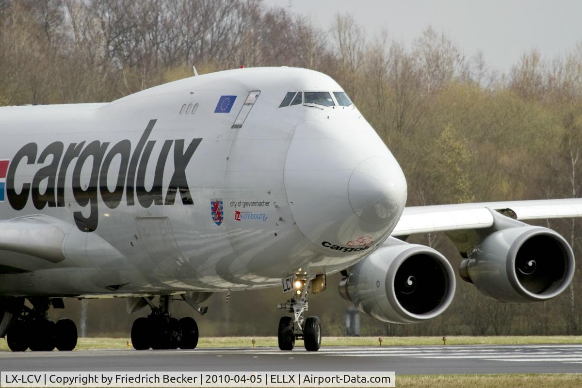 LX-LCV, 1997 Boeing 747-4R7F/SCD C/N 29053, line up for departure