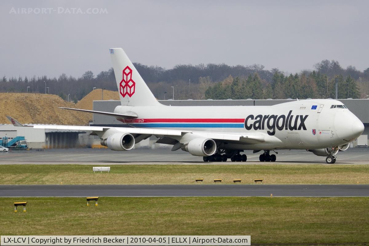 LX-LCV, 1997 Boeing 747-4R7F/SCD C/N 29053, taxying to the active