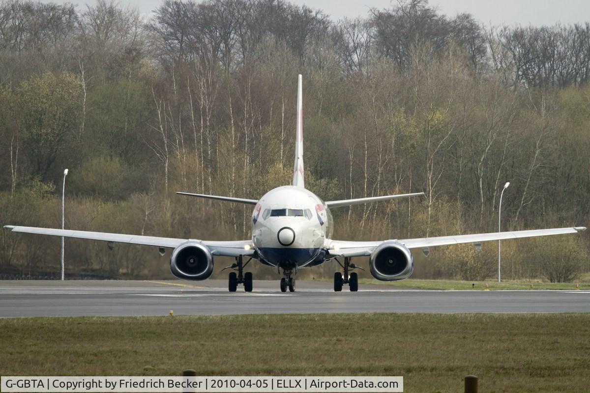 G-GBTA, 1993 Boeing 737-436 C/N 25859, line up for departure