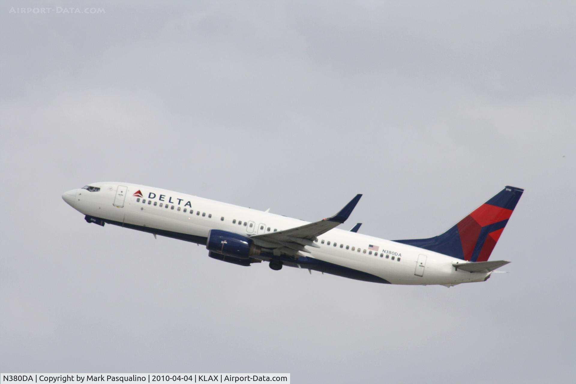 N380DA, 1999 Boeing 737-832 C/N 30266, Boeing 737-800