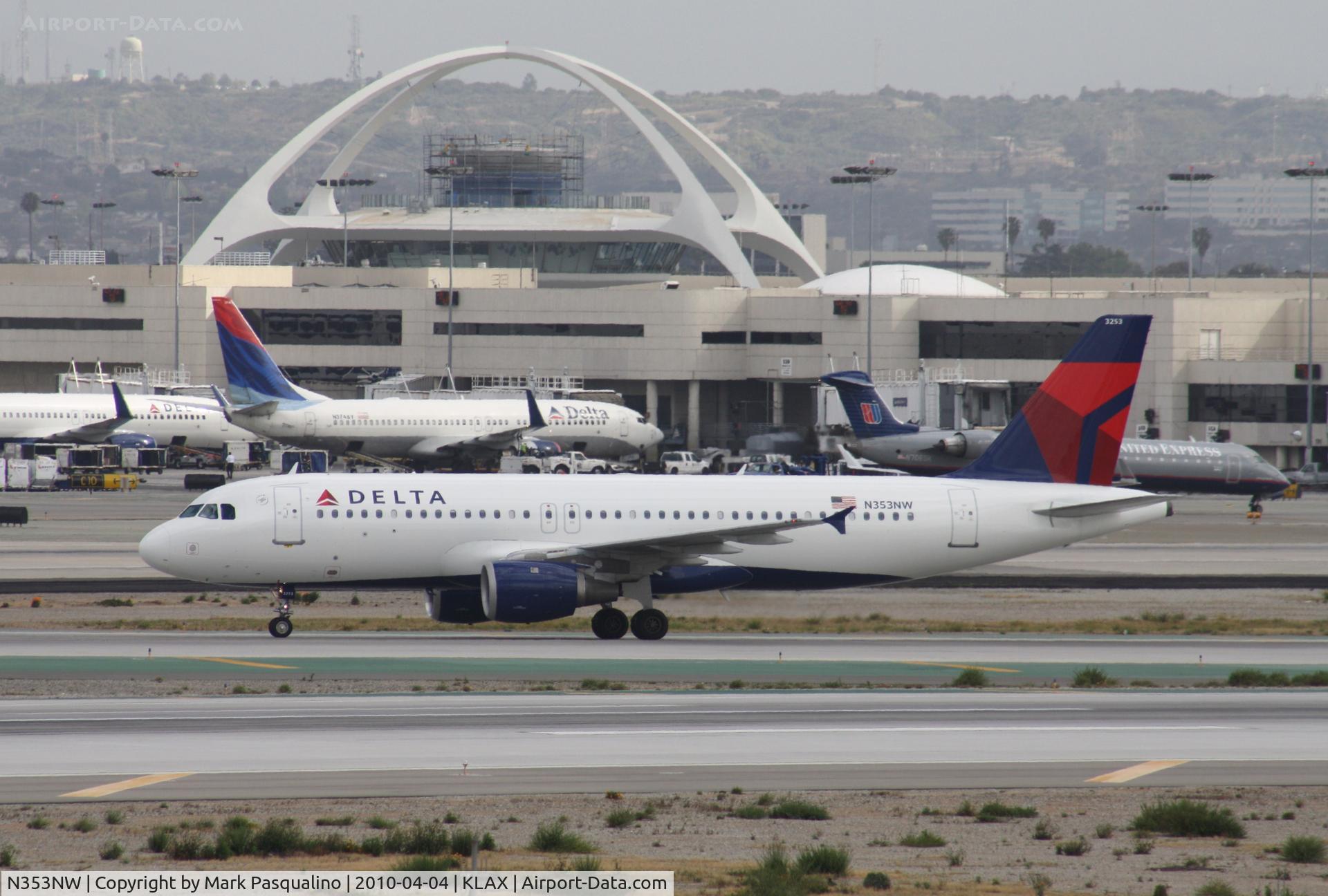 N353NW, 1998 Airbus A320-212 C/N 786, Airbus A320