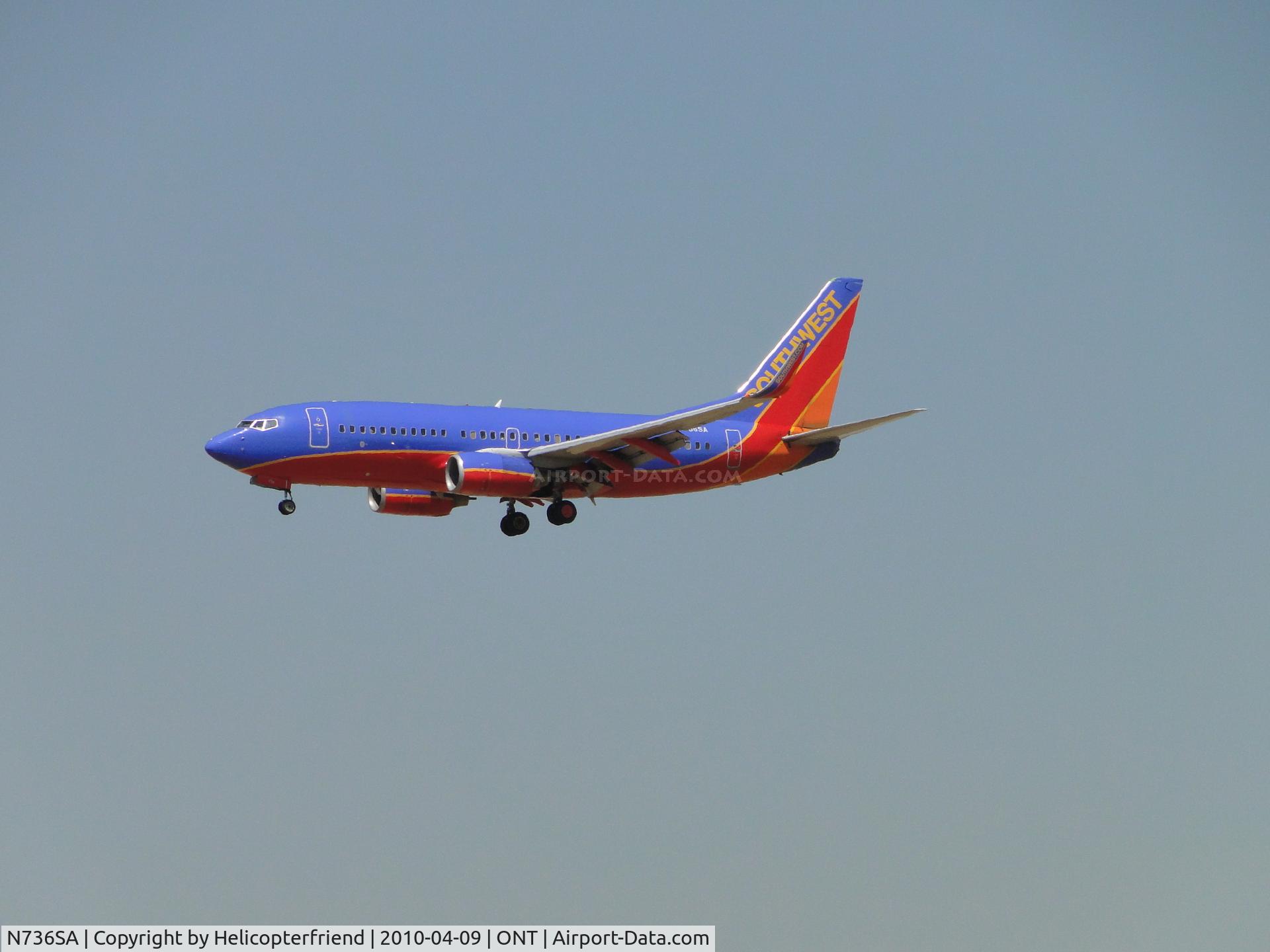 N736SA, 1999 Boeing 737-7H4 C/N 27868, On Final to Ontario