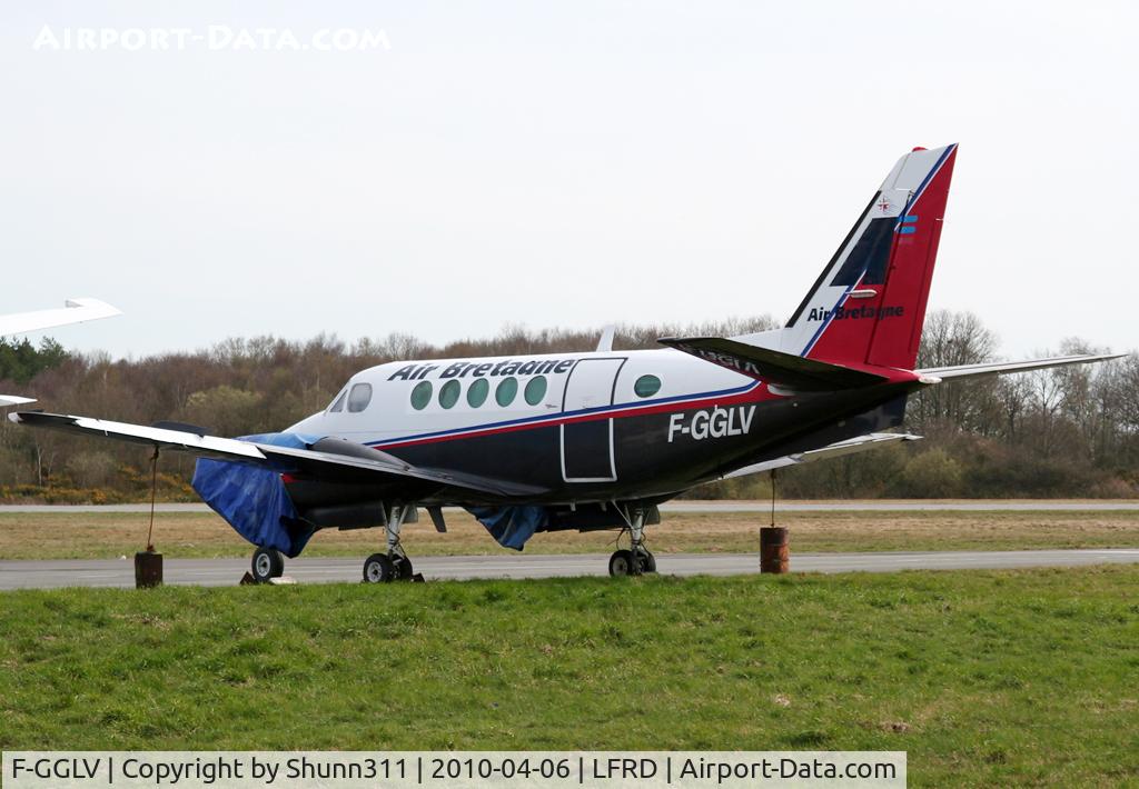 F-GGLV, Beech A100 King Air C/N B-150, Stored...