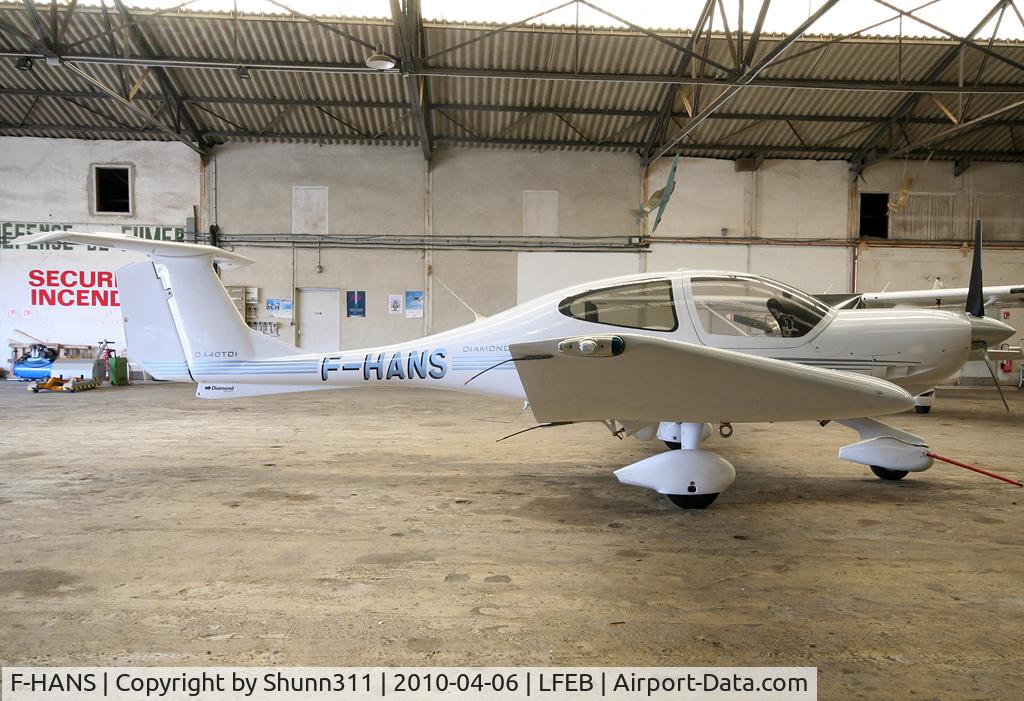 F-HANS, 2006 Diamond DA-40D Diamond Star C/N D4.170, Inside Airclub's hangar...