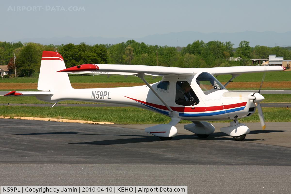 N59PL, 3XTrim 3XLS Navigator 600 C/N E67.US, Stopping in to pick up some fuel.