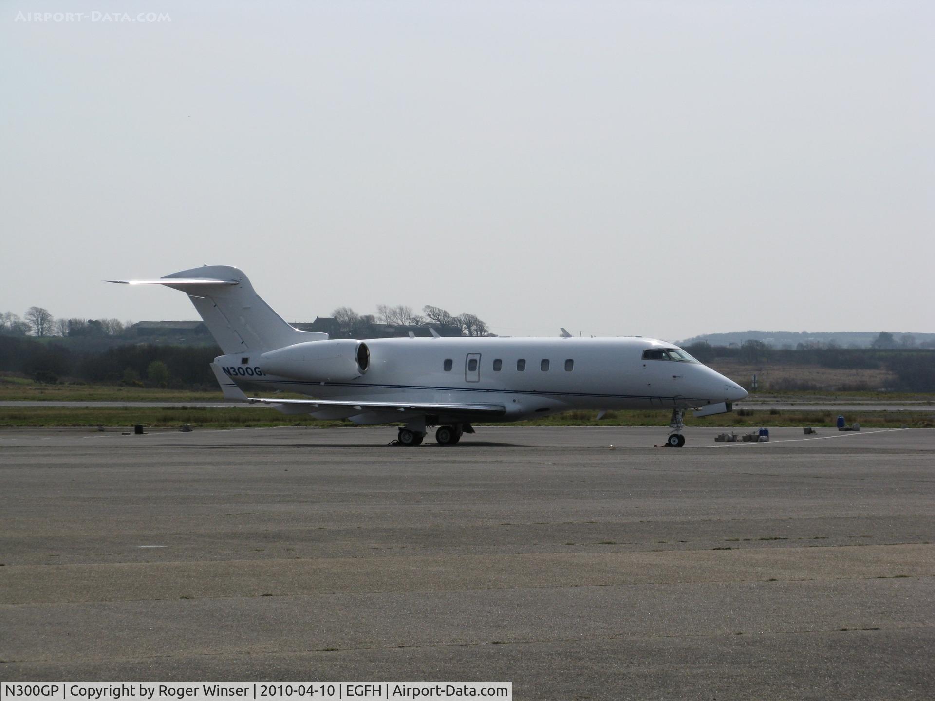 N300GP, Bombardier Challenger 300 (BD-100-1A10) C/N 20253, Challenger 300 bizjet visiting the airport