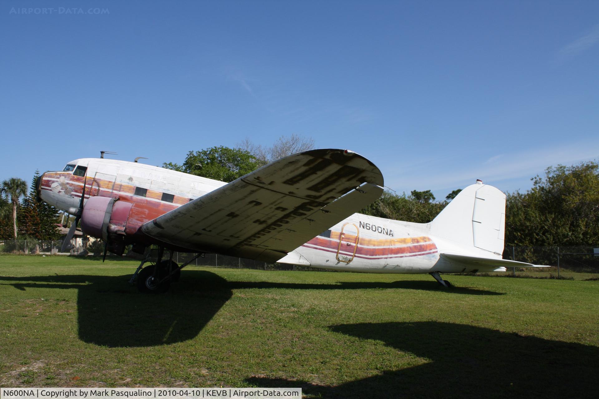 N600NA, 1940 Douglas DC-3A-228D C/N 3291, Douglas DC-3A