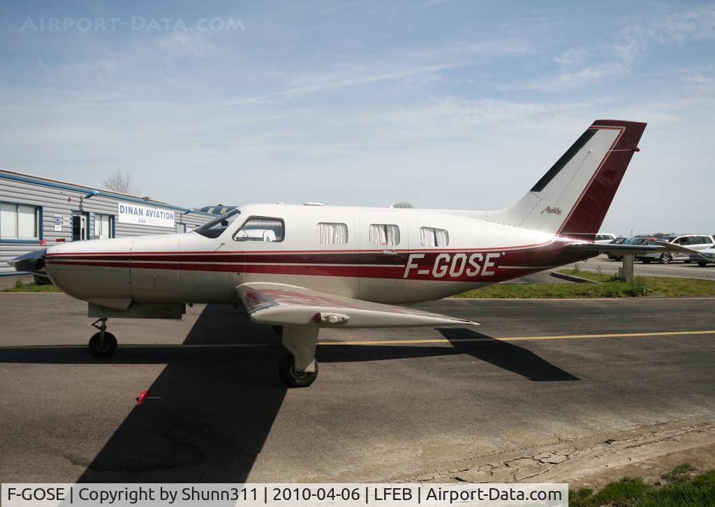 F-GOSE, 1986 Piper PA-46-310P Malibu C/N 46-08010, Parked in front of his hangar...