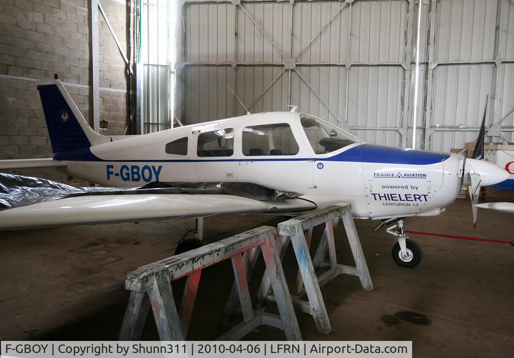 F-GBOY, Piper PA-28-161 Warrior II C/N 287916494, Inside Airclub's hangar...