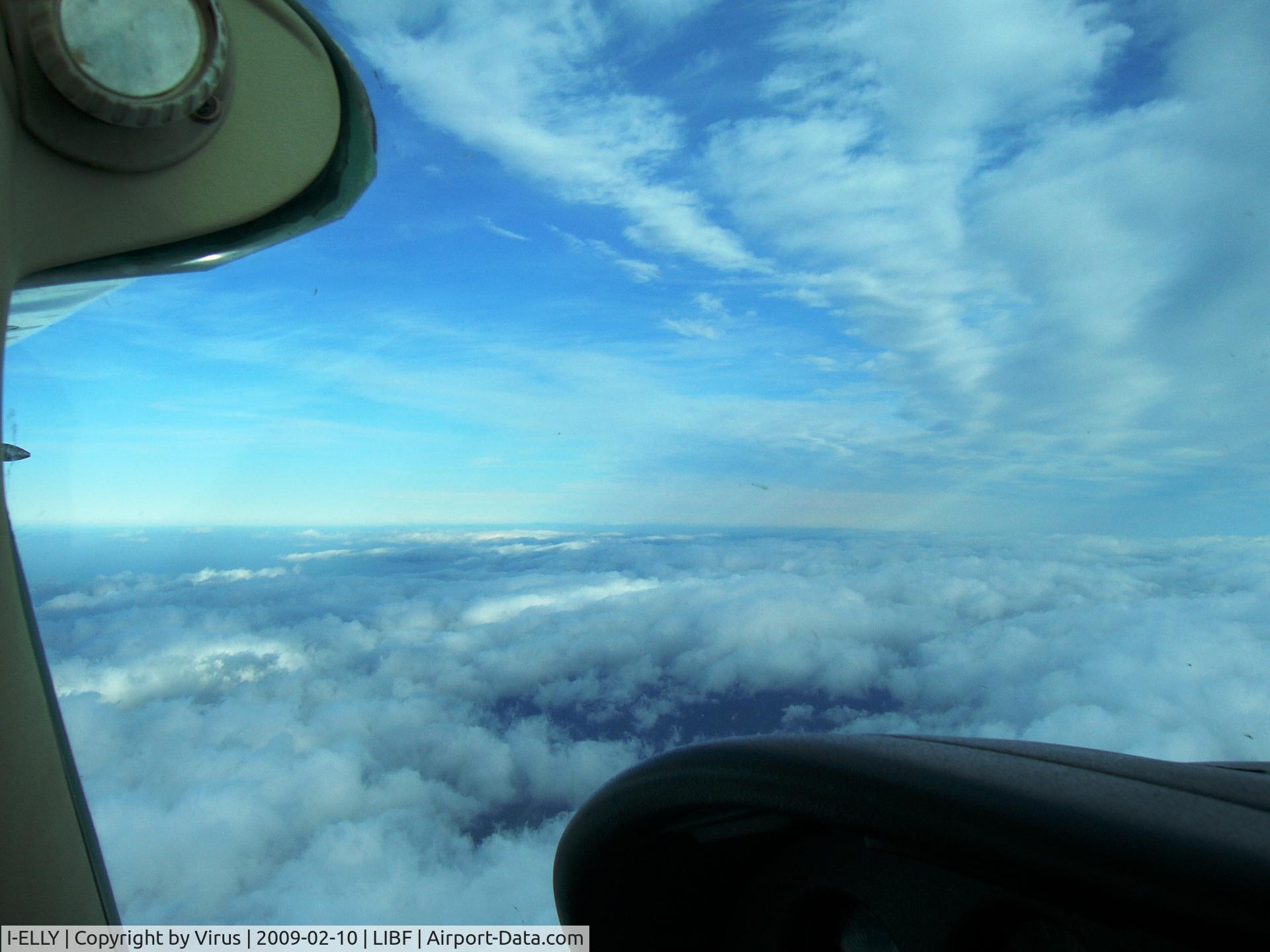 I-ELLY, 1977 Cessna 182Q Skylane C/N 18265876, FL 120