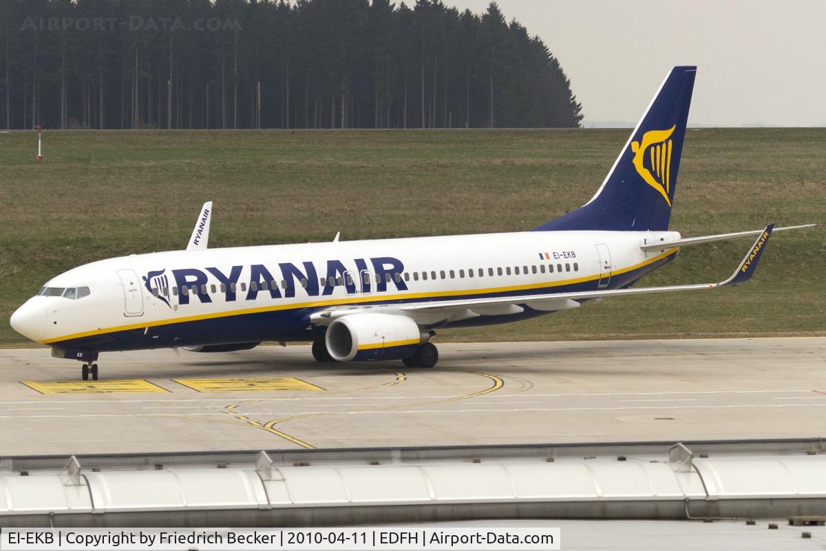 EI-EKB, 2009 Boeing 737-8AS C/N 38494, taxying to the gate