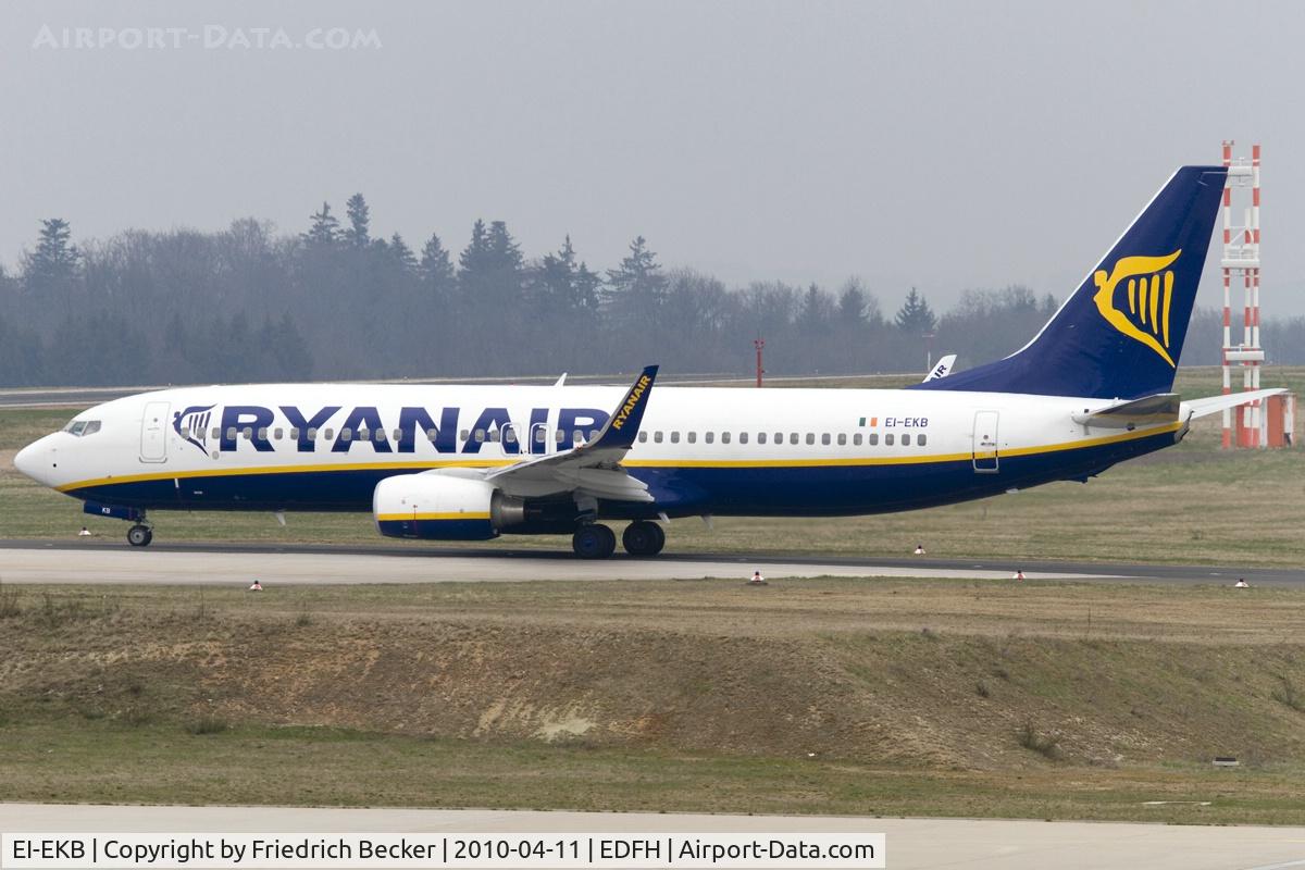 EI-EKB, 2009 Boeing 737-8AS C/N 38494, holding point RW03