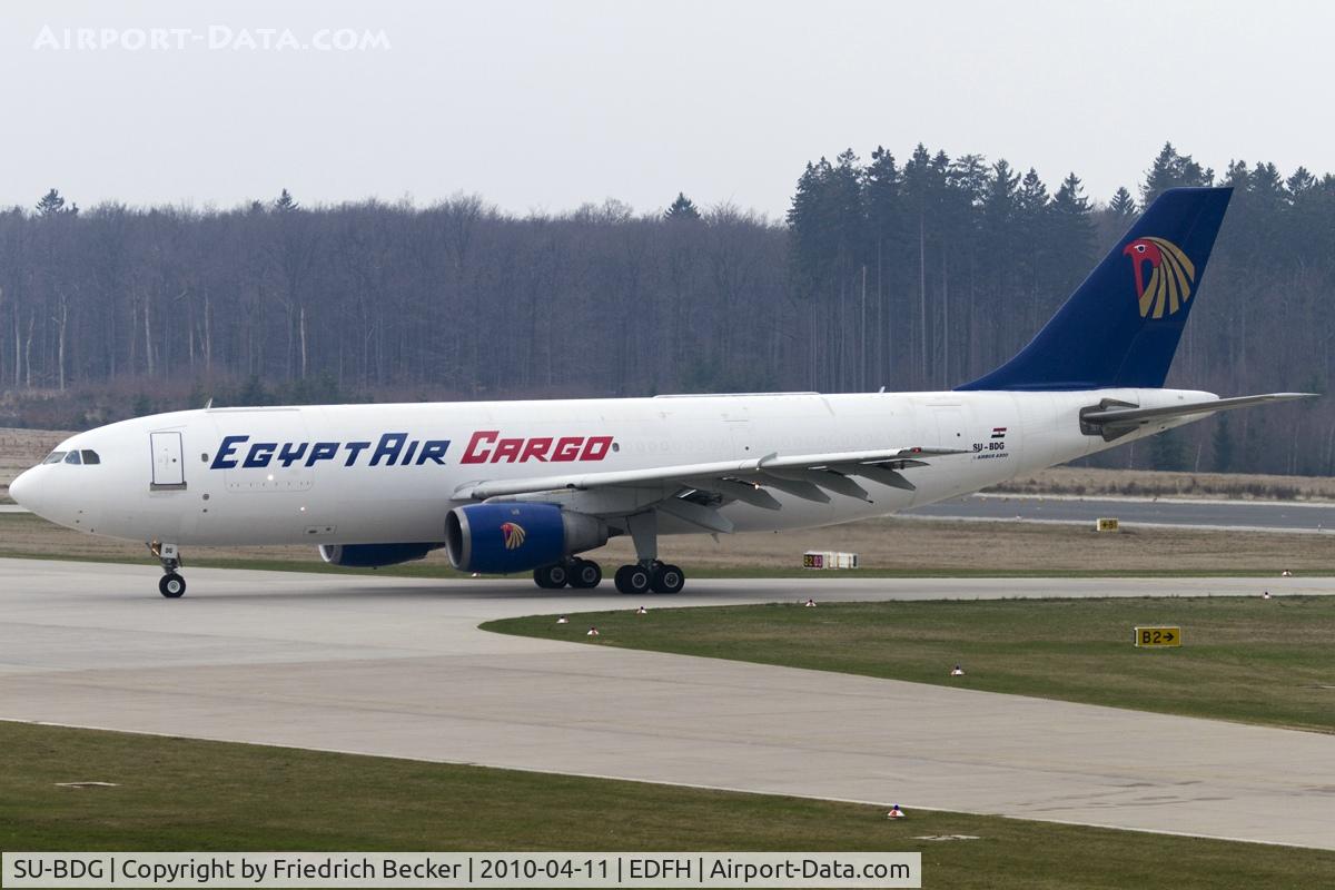 SU-BDG, 1982 Airbus A300B4-203 C/N 200, leaving the runway after a backtrack