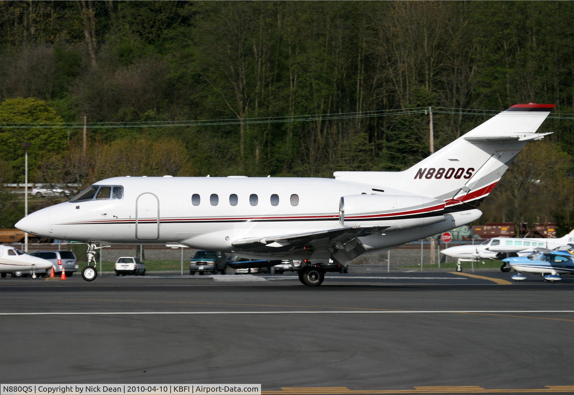 N880QS, 2002 Raytheon Hawker 800XP C/N 258570, KBFI