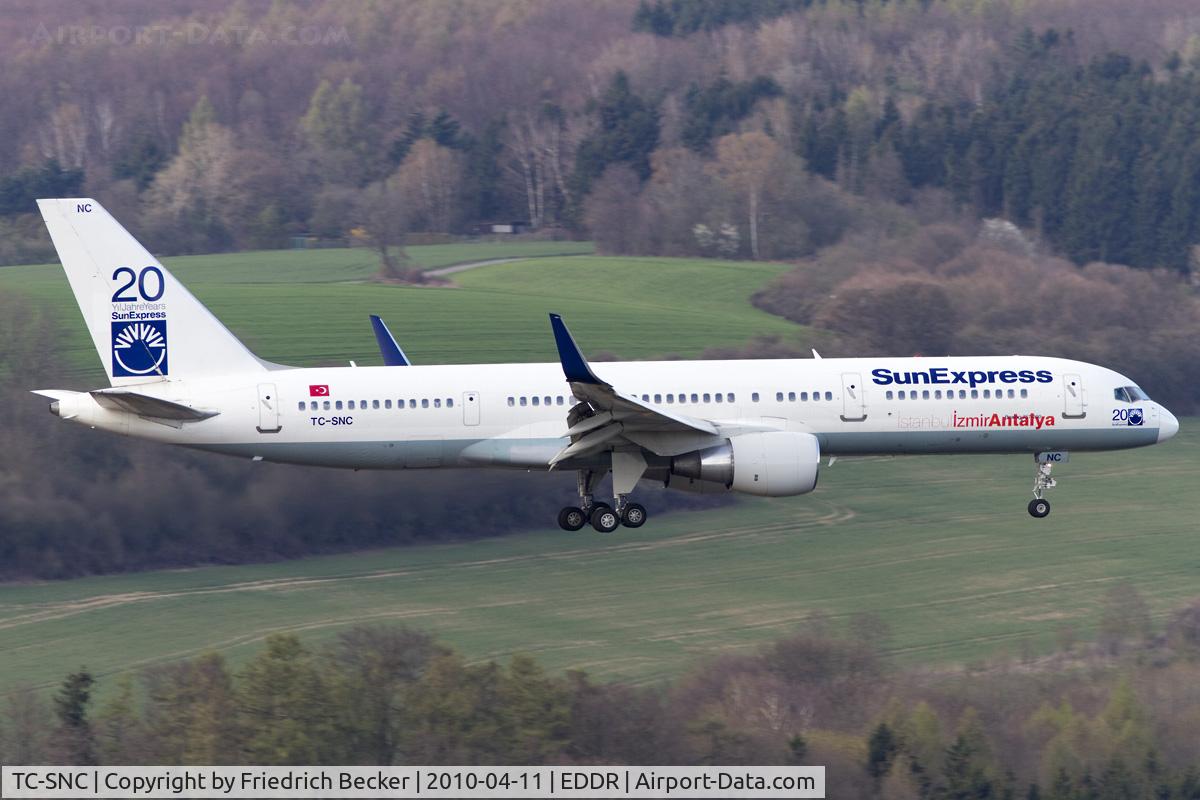 TC-SNC, 1994 Boeing 757-2Q8 C/N 26273, short final RW09