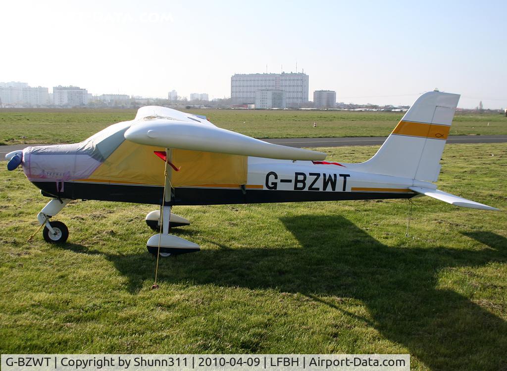 G-BZWT, 2001 Tecnam P-92EA Echo C/N PFA 318-13681, Parked in the grass...