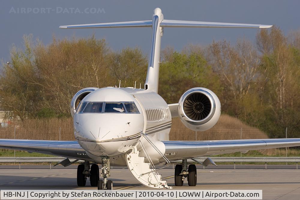 HB-INJ, 2000 Bombardier BD-700-1A10 Global Express C/N 9086, -