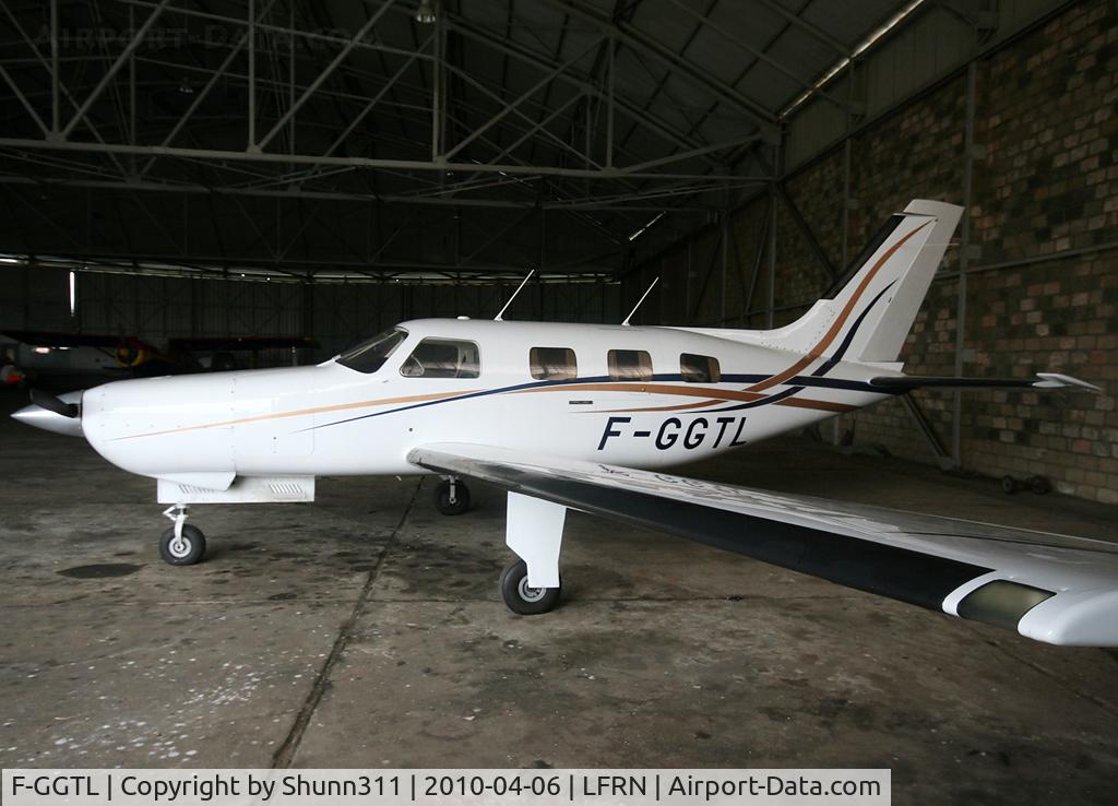 F-GGTL, 1985 Piper PA-46-310P Malibu C/N 46-8508077, Hangared...