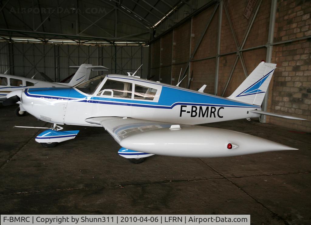 F-BMRC, Piper PA-28-235 Cherokee C/N 2810272, Hangared...