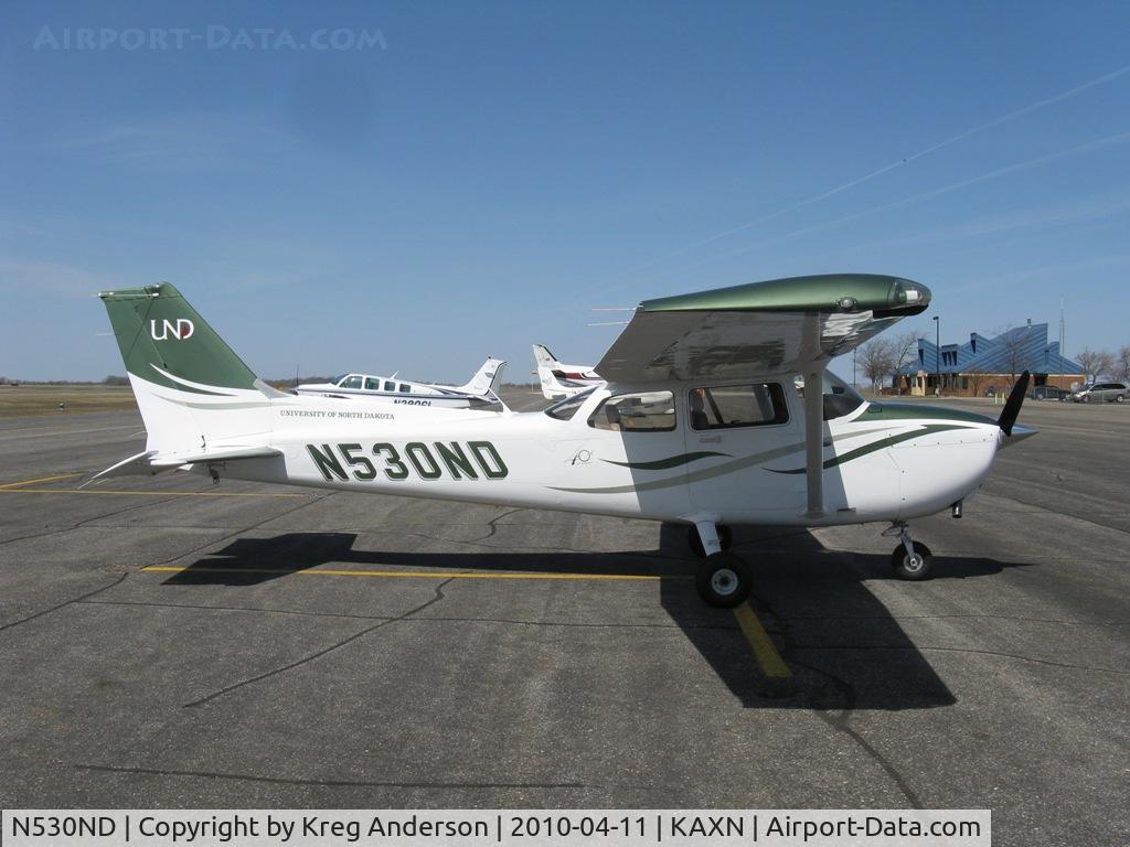 N530ND, 2008 Cessna 172S C/N 172S10829, University of North Dakota Cessna 172S Skyhawk on the ramp.