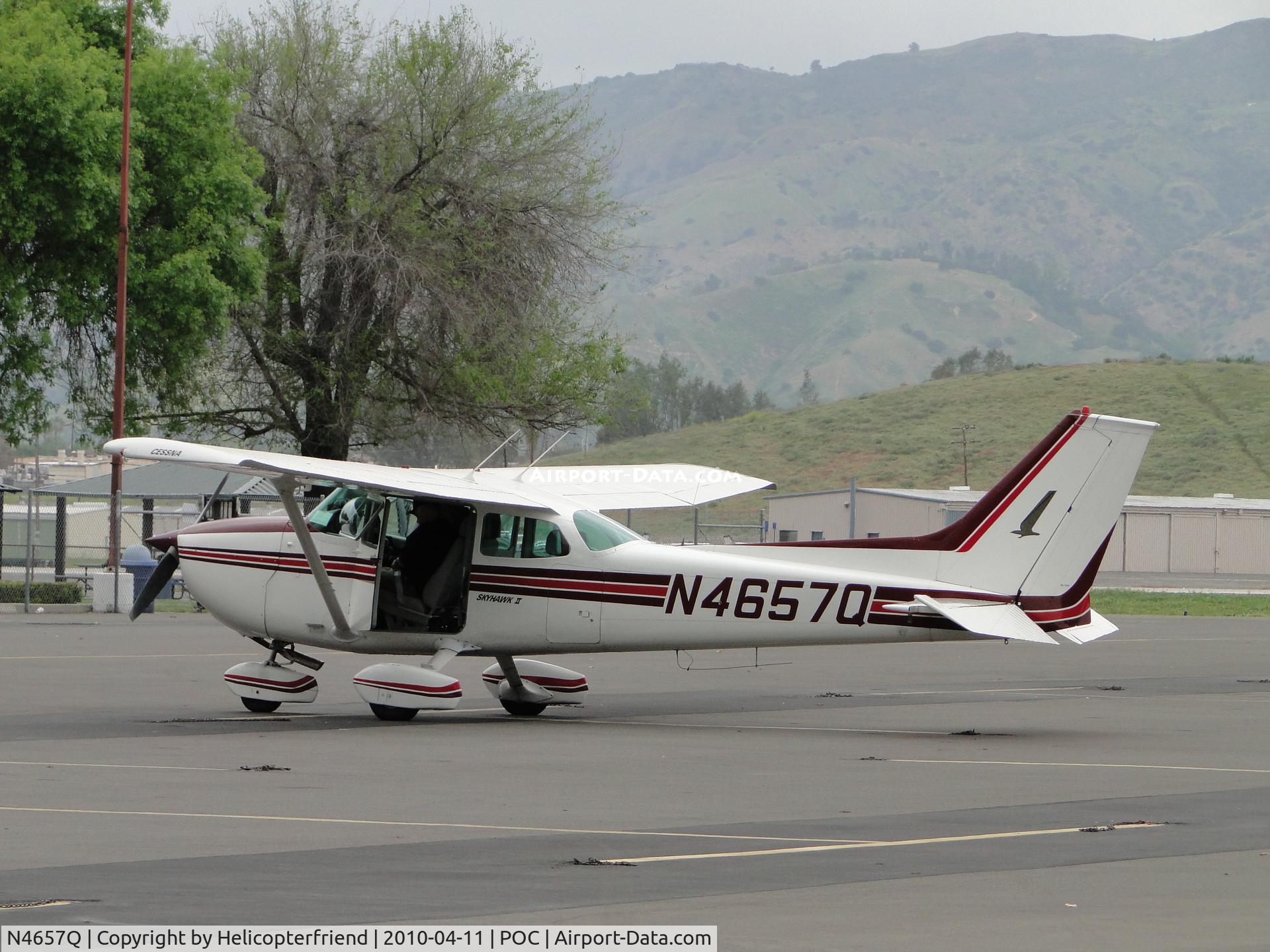 N4657Q, 1973 Cessna 172M C/N 17261738, Parked in transient parking