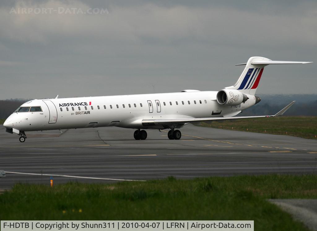 F-HDTB, 2006 Bombardier CRJ-900ER (CL-600-2D24) C/N 15063, Taxiing to the terminal...