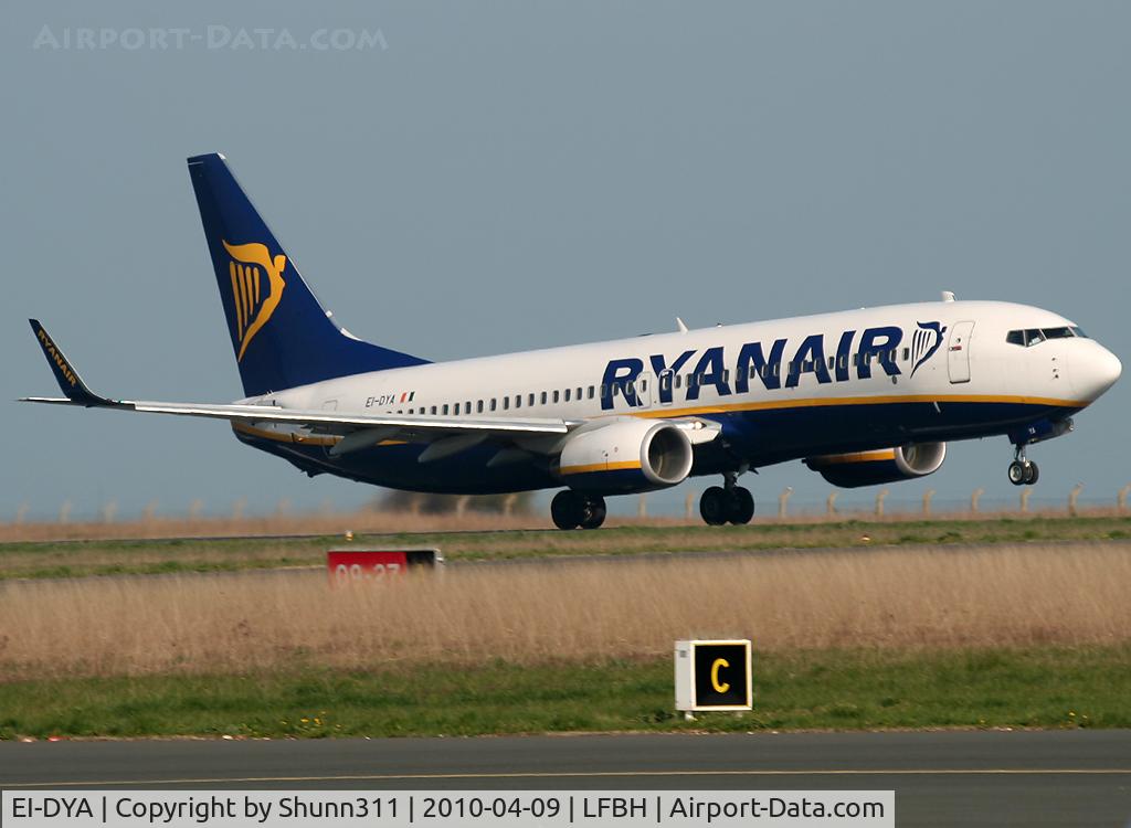 EI-DYA, 2008 Boeing 737-8AS C/N 33631, Taking off rwy 09
