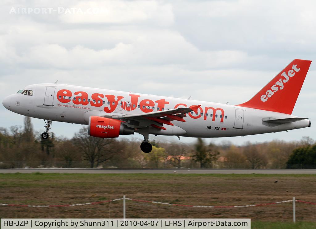 HB-JZP, 2005 Airbus A319-111 C/N 2427, On landing...