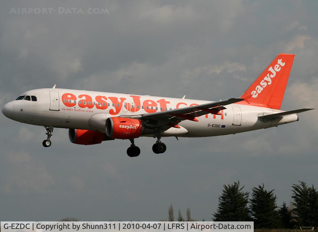 G-EZDC, 2003 Airbus A319-111 C/N 2043, On landing...