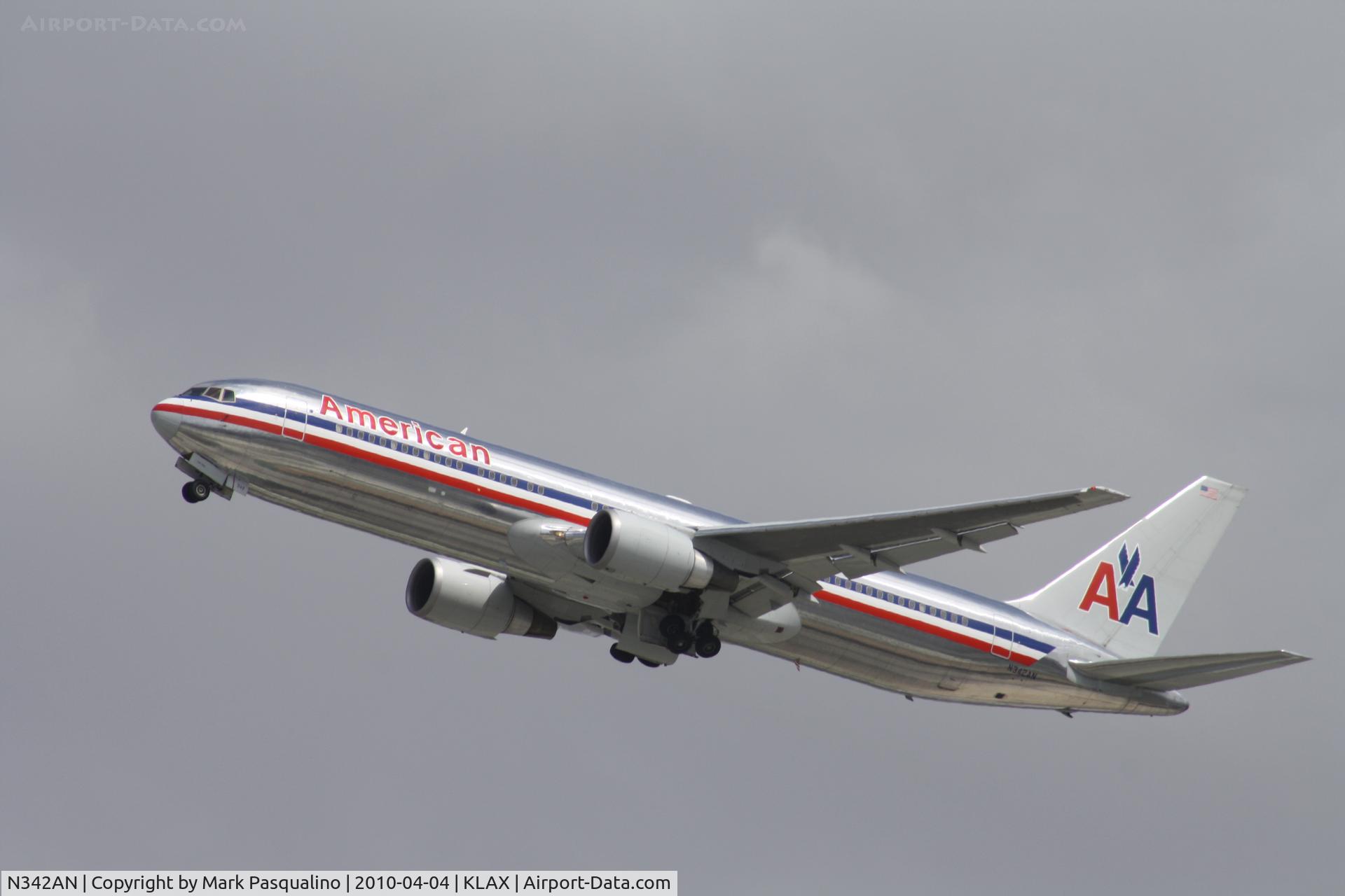 N342AN, 2002 Boeing 767-323ER C/N 33081, Boeing 767-300