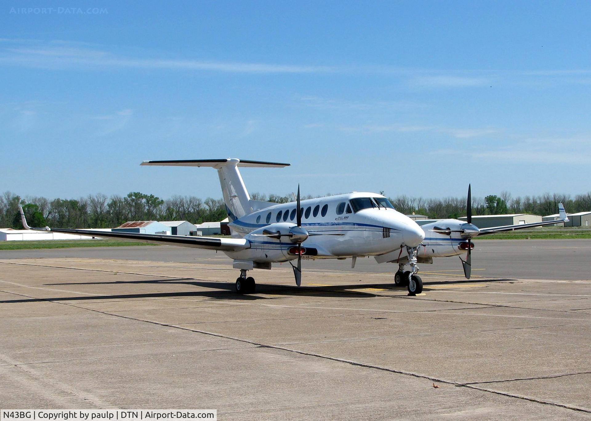 N43BG, 1994 Beech B300 King Air C/N FL-117, At Downtown Shreveport.