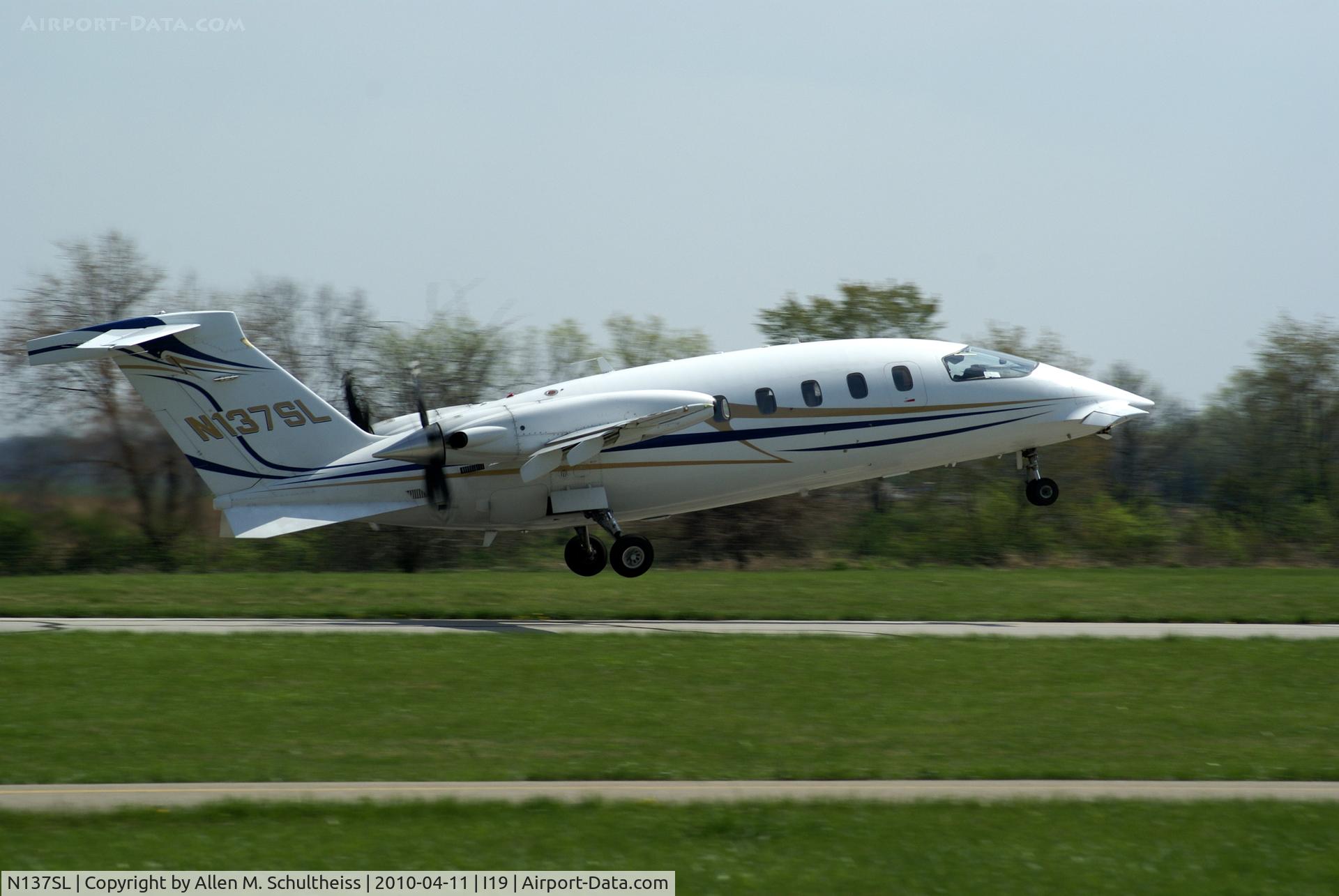 N137SL, 2005 Piaggio P-180 C/N 1102, Piaggio P180