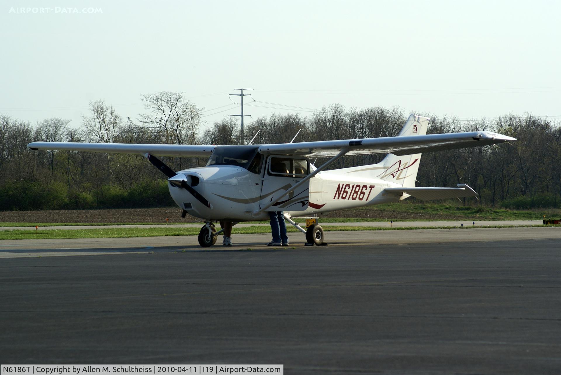 N6186T, 2008 Cessna 172S C/N 172S10729, cessna 172S