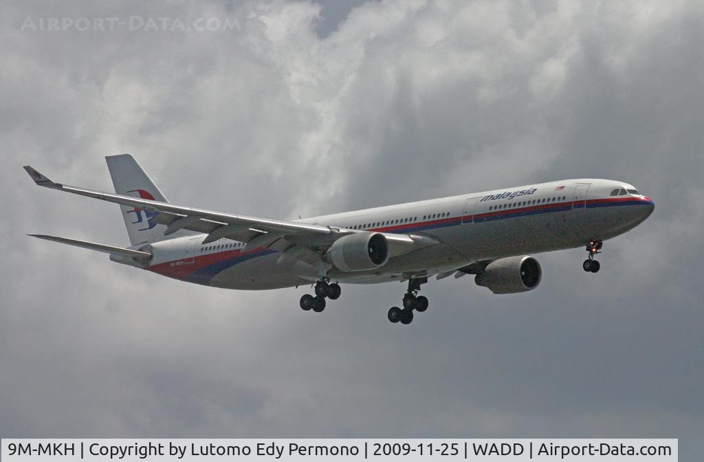 9M-MKH, Airbus A330-322 C/N 110, Malaysian Airlines