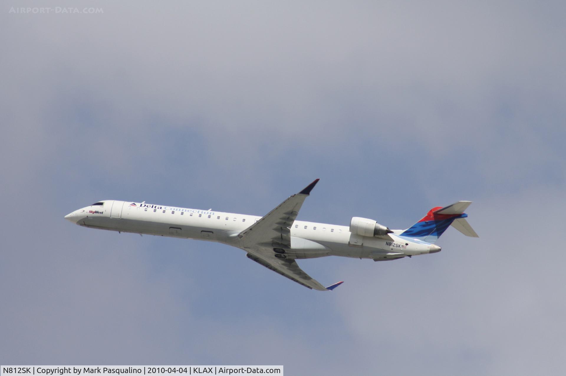 N812SK, 2006 Bombardier CRJ-900ER (CL-600-2D24) C/N 15098, CL600-2D24