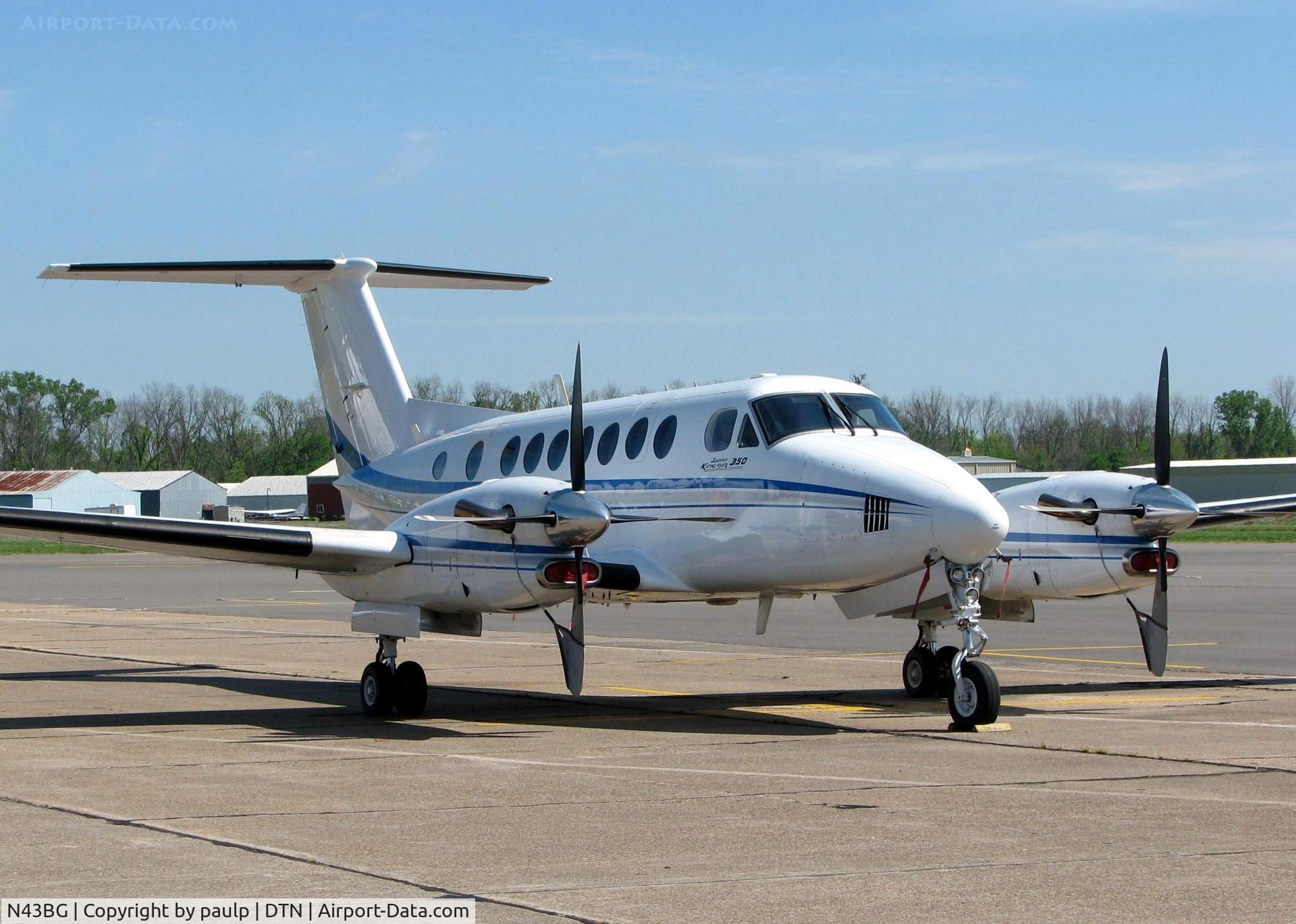 N43BG, 1994 Beech B300 King Air C/N FL-117, At Downtown Shreveport.