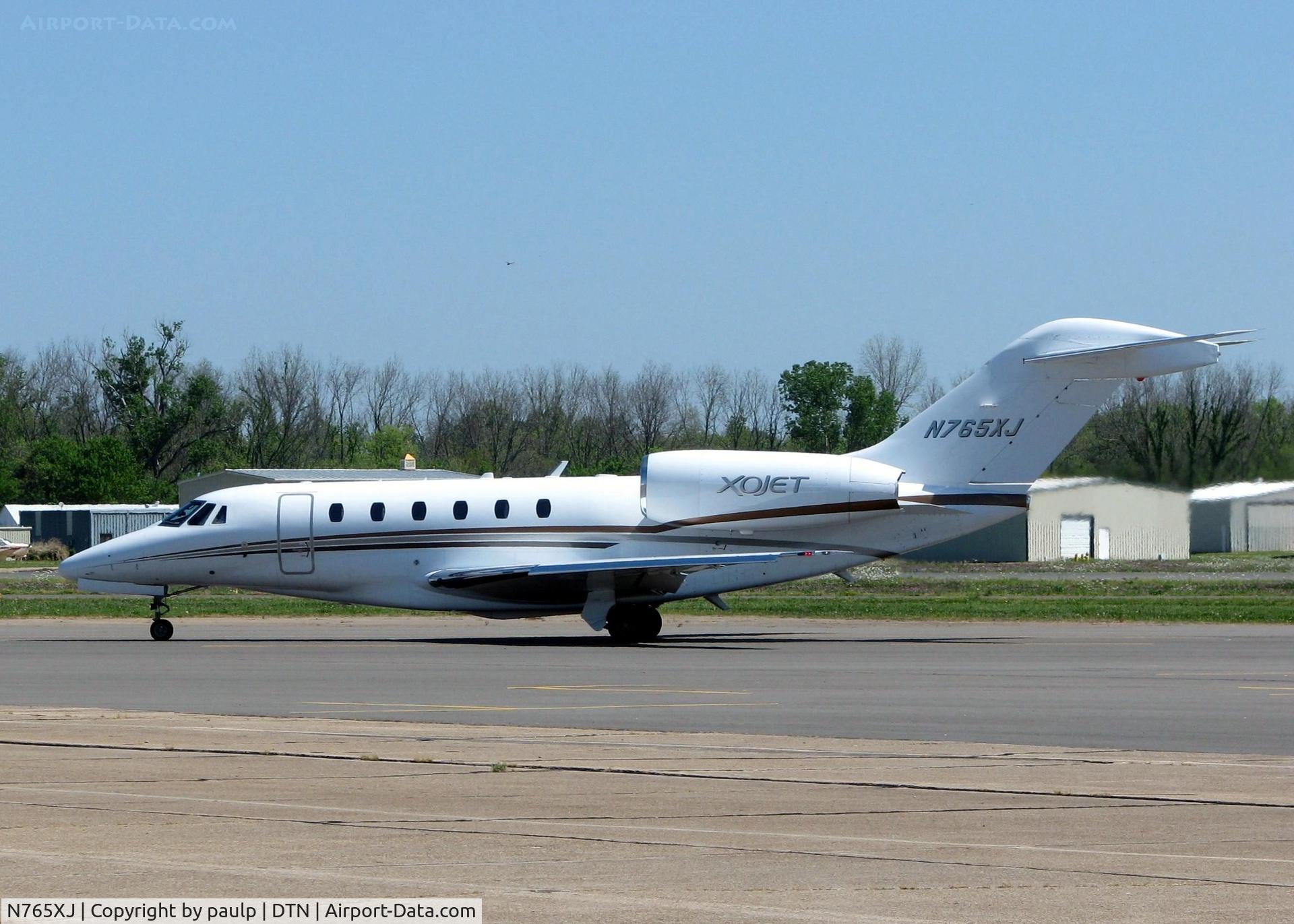 N765XJ, 2006 Cessna 750 Citation X Citation X C/N 750-0265, Taxiing to the active at Downtown Shreveport.