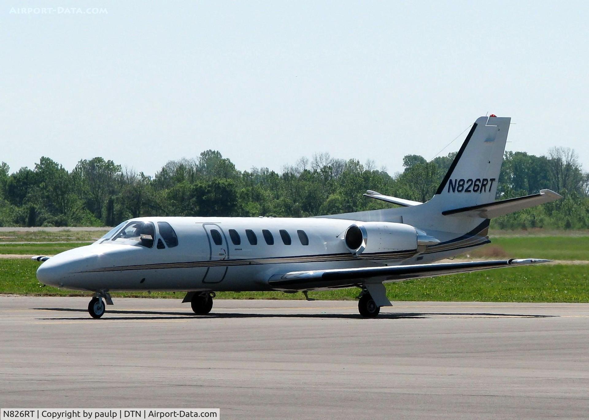 N826RT, 1981 Cessna 551 Citation II/SP C/N 551-0056, Taxiing to the active at Downtown Shreveport.