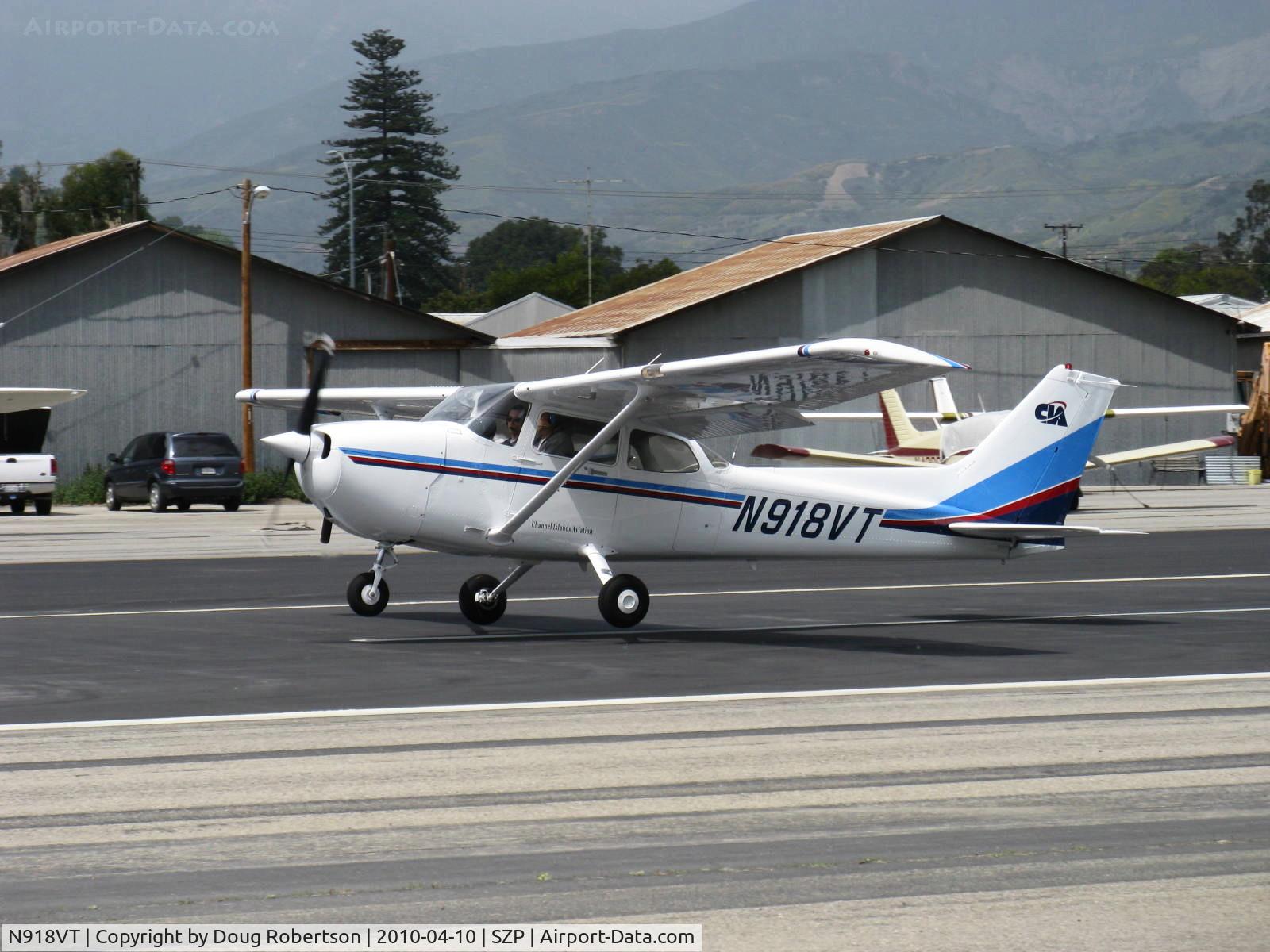 N918VT, Cessna 172P C/N 17275241, 1982 Cessna 172P, Lycoming O-320-D2J 160 Hp, takeoff roll Rwy 22