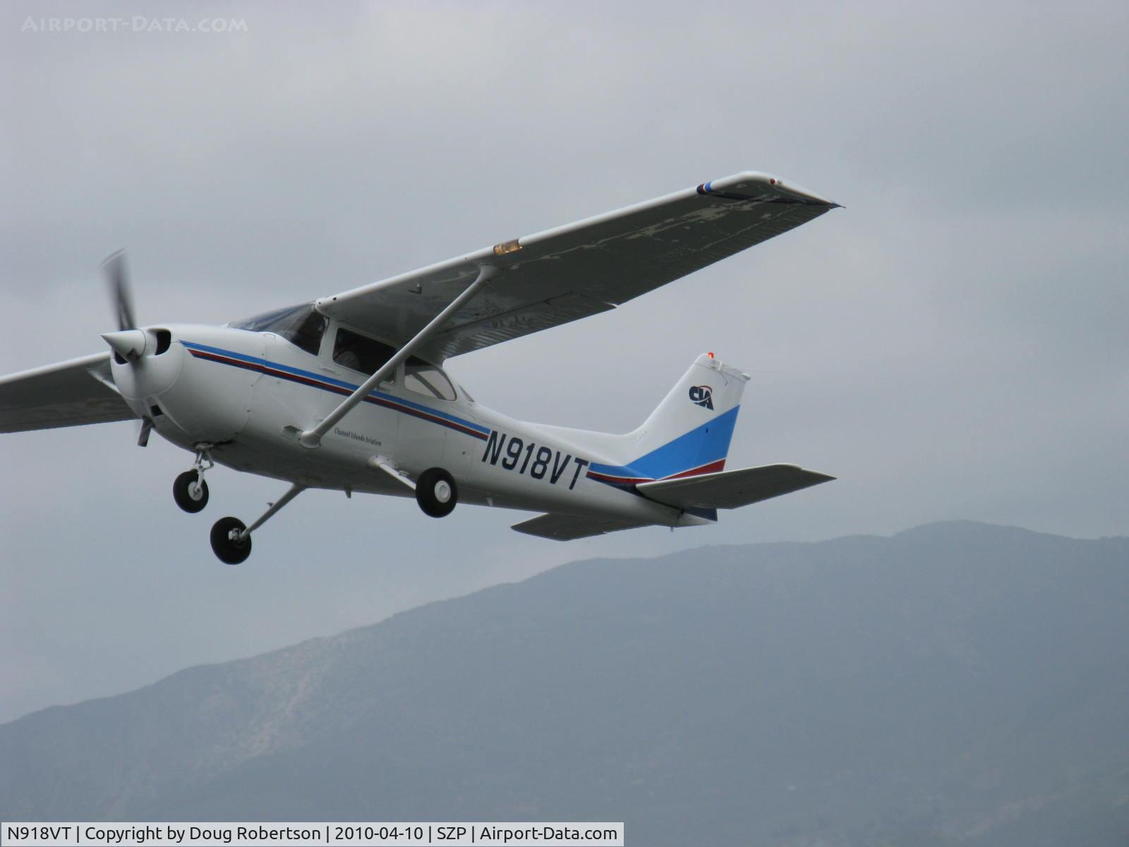 N918VT, Cessna 172P C/N 17275241, 1982 Cessna 172P, Lycoming O-320-D2J 160 Hp, takeoff climb Rwy 22