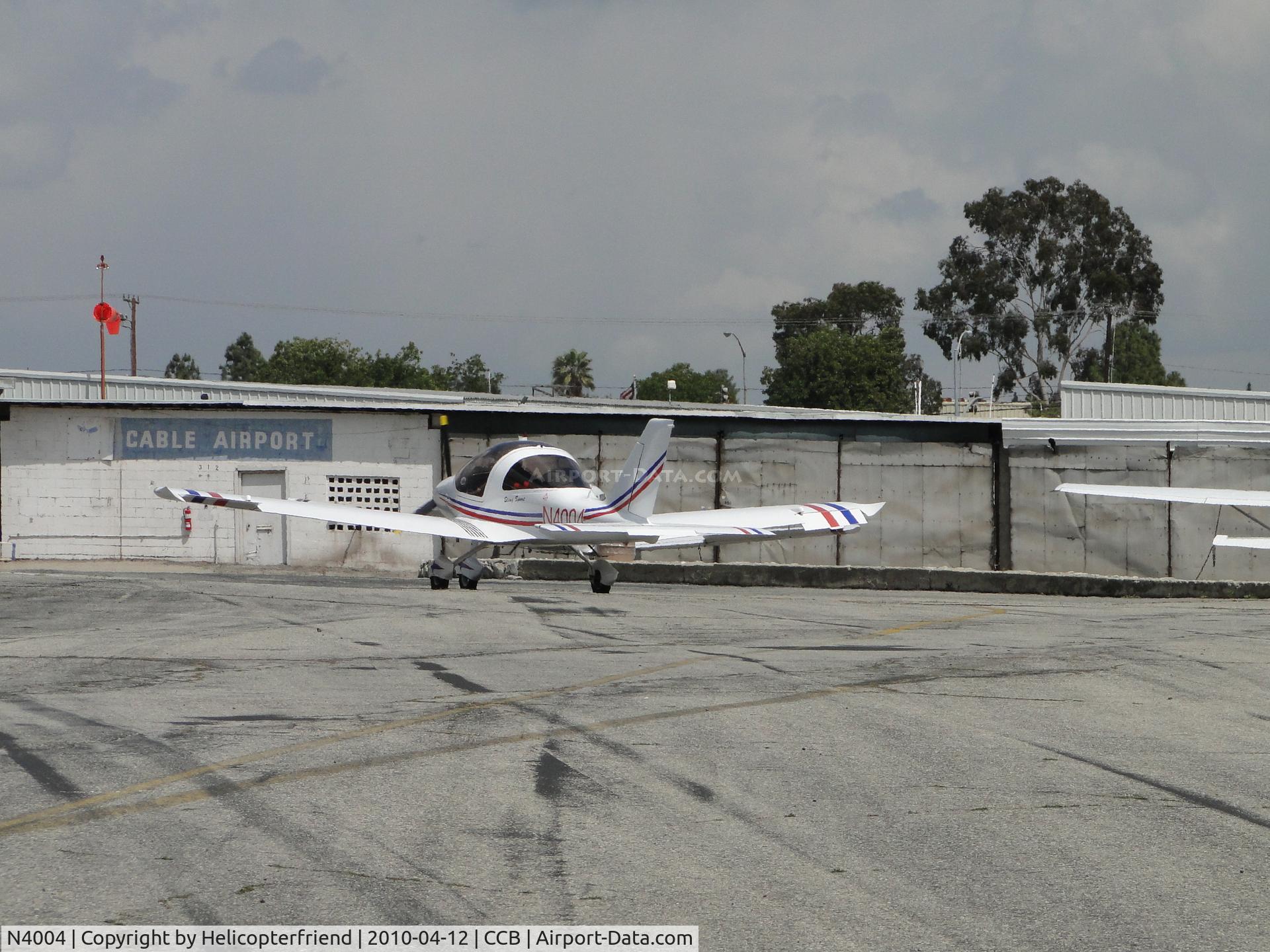 N4004, 2007 TL Ultralight TL-2000 Sting Sport C/N TLUSA159, Taxiing east towards runway