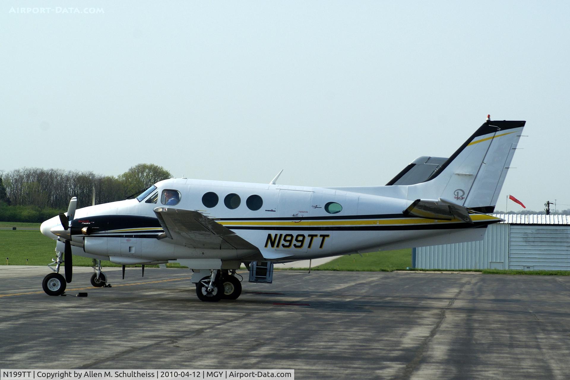 N199TT, 1976 Beech E90 King Air C/N LW-157, Beech E90